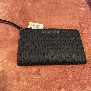 MK Jet Set Travel Wallet Wristlet Navy Blue